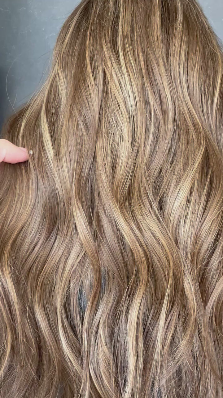 “Etta” 20” [L] lace top wig