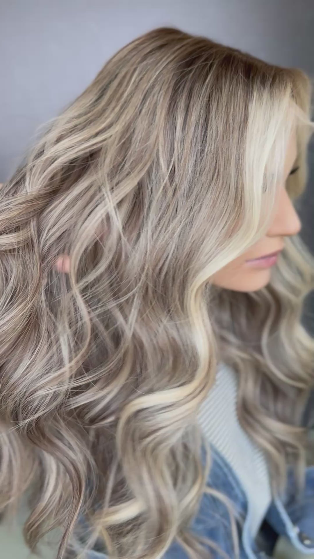 B2838 M 22” Lace Top Wig