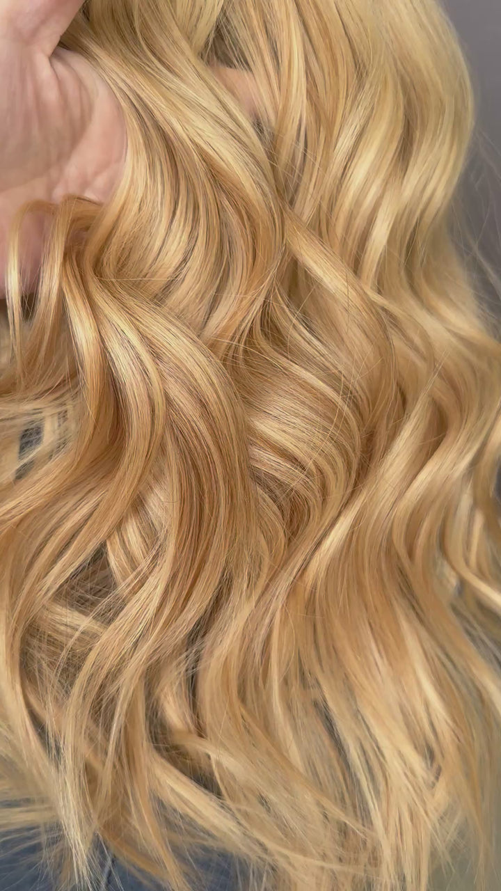 “Sandy” [M] 20” Lace Top Wig