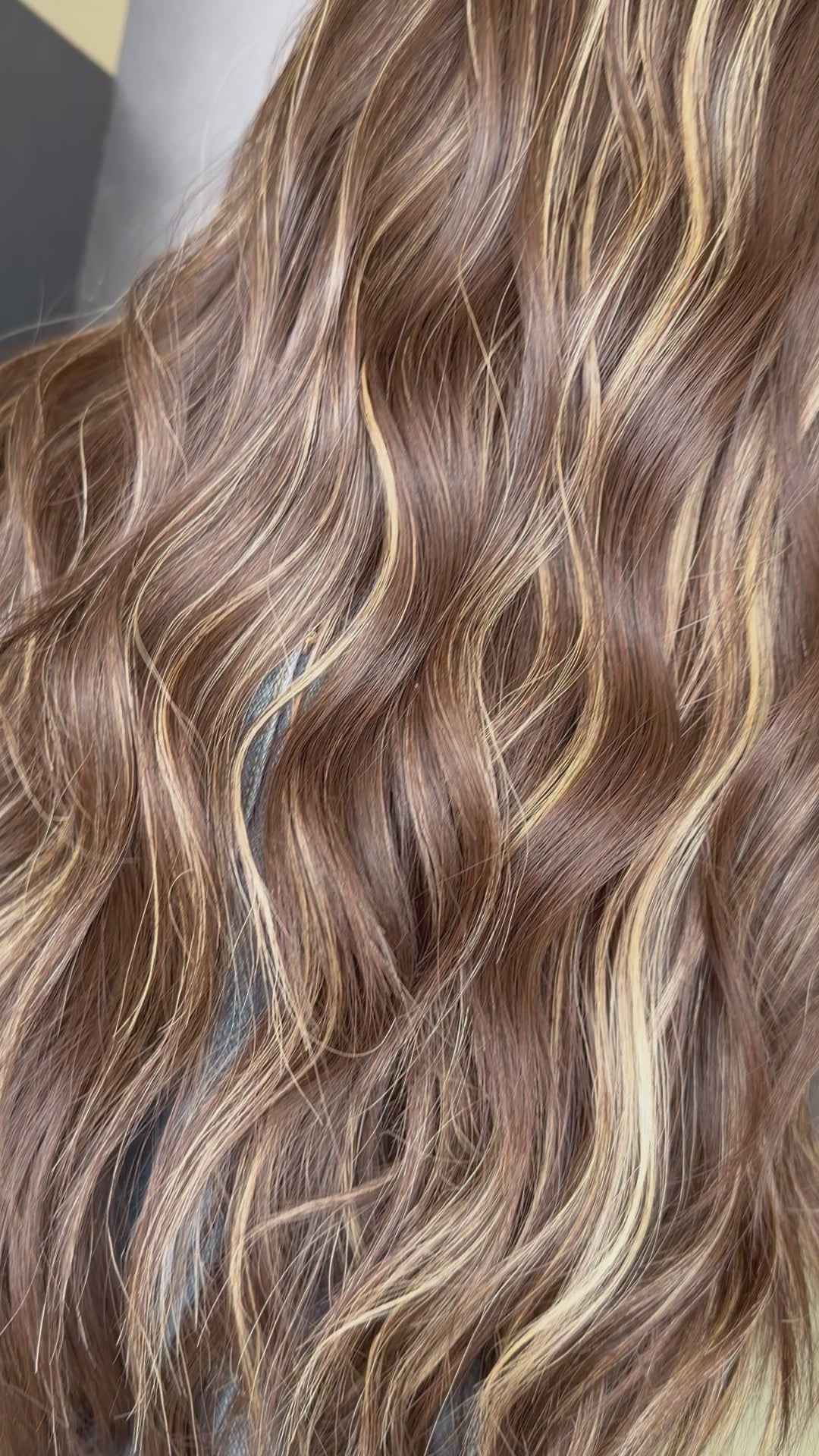 3B2897 22" [M] Lace Top Wig